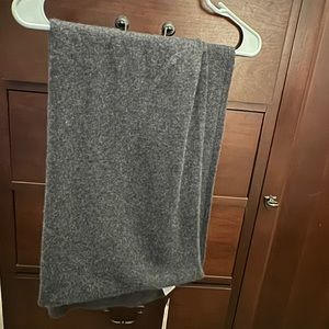 NWT 100% Heather gray cashmere wrap/scarf. 90 inches long, 27 inches wide.